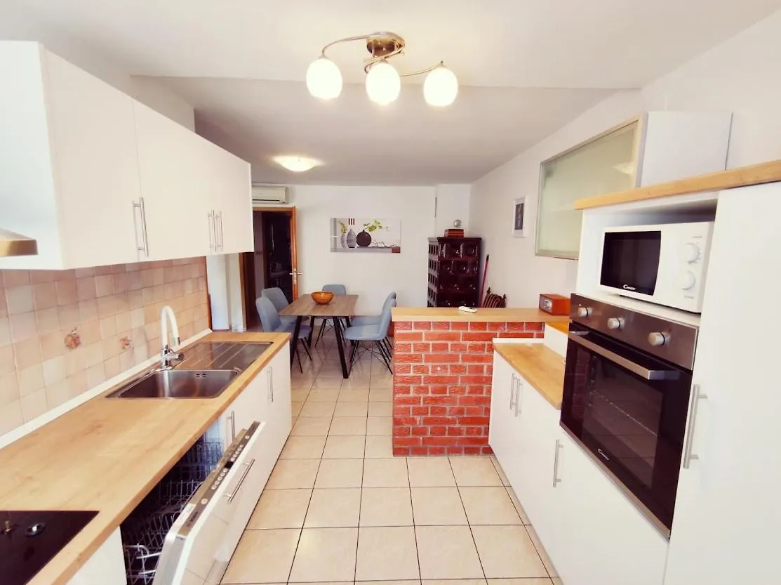 Apartment Jela Pula