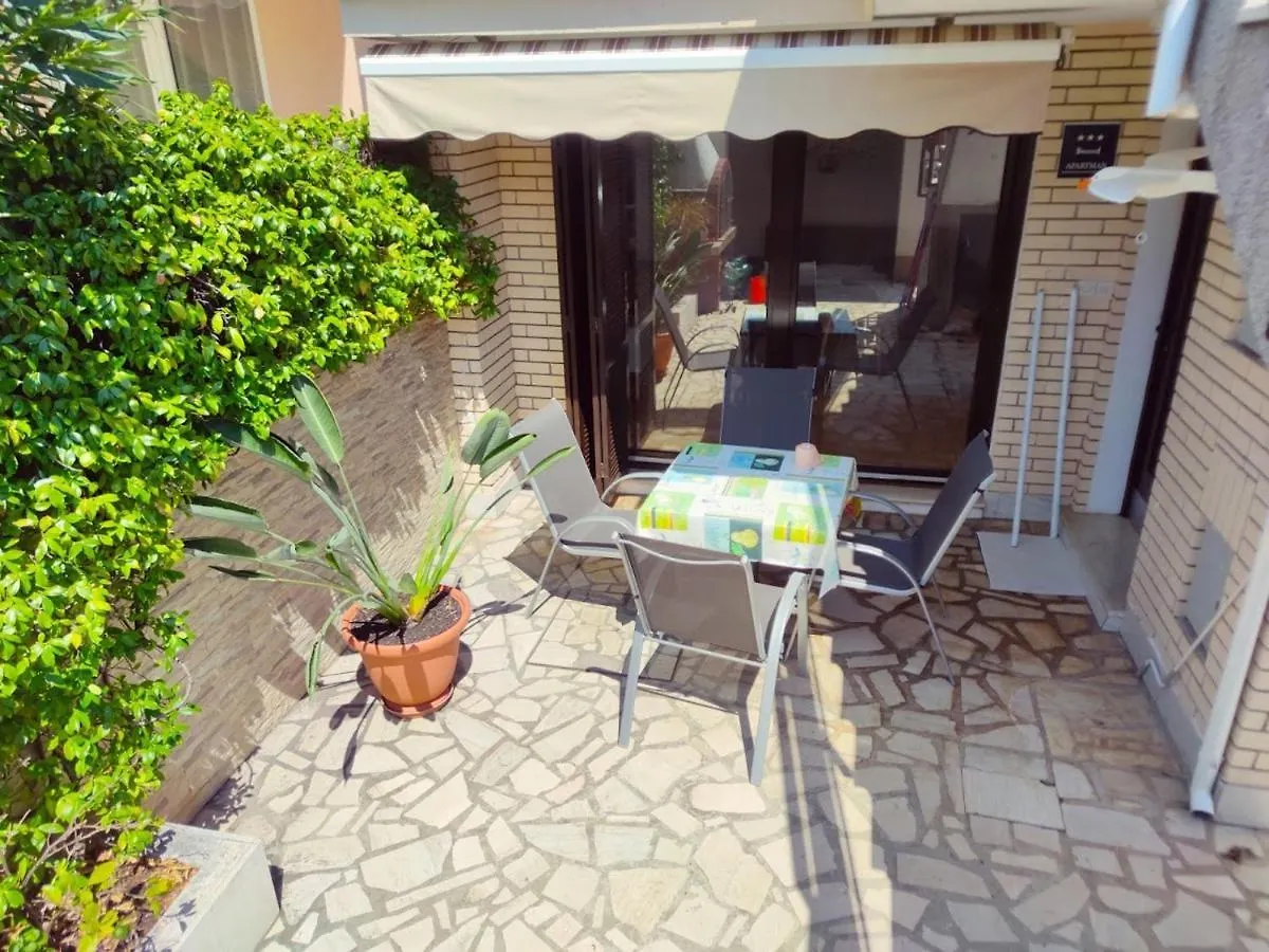 Apartment Jela Pula