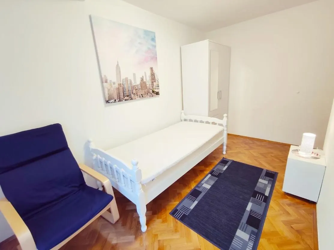 Apartment Jela Pula