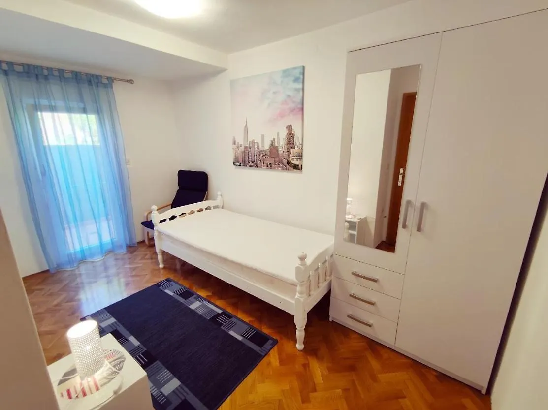 Apartment Jela Pula 0*,  Chorvatsko