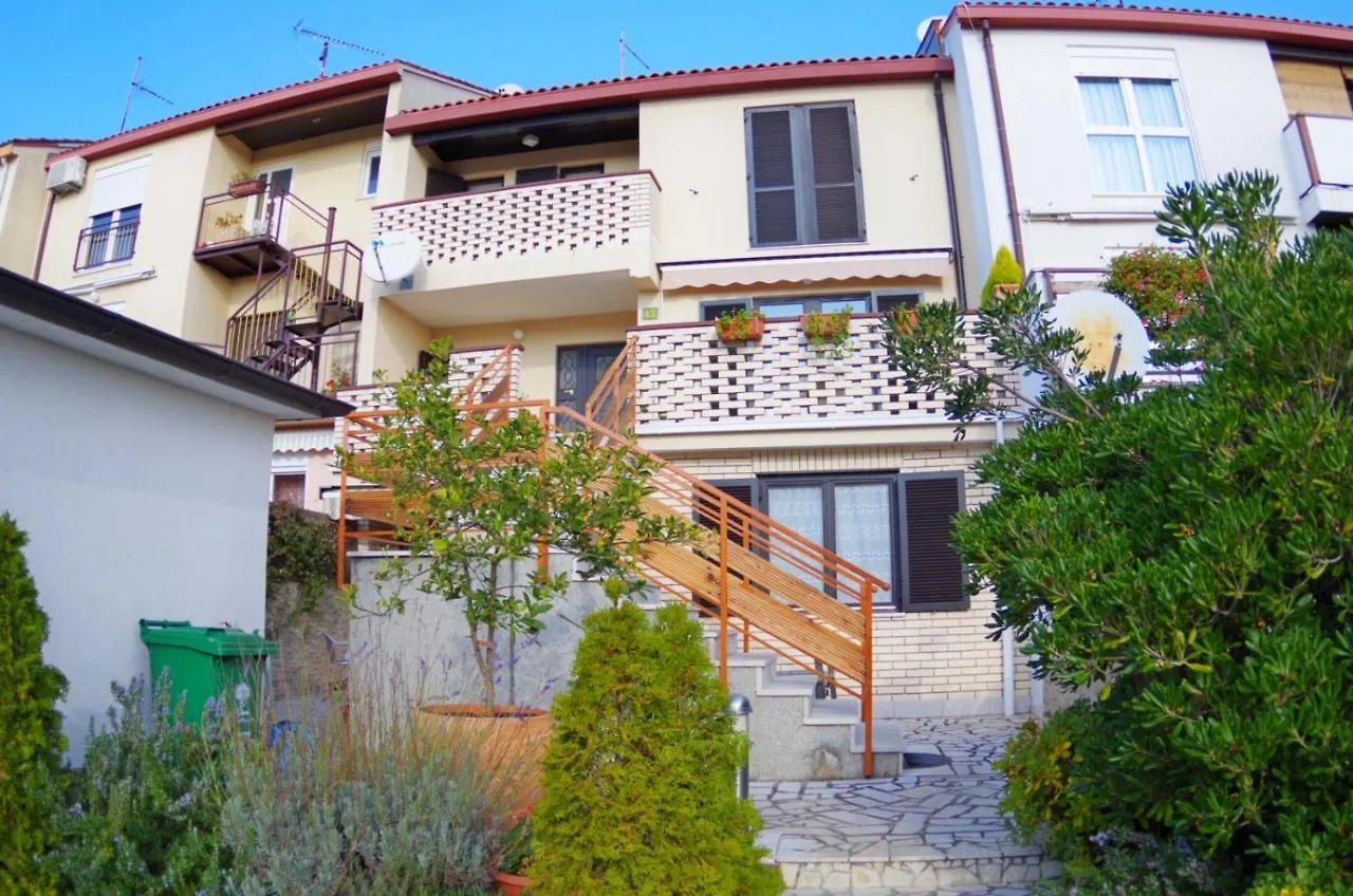 Apartment Jela Pula